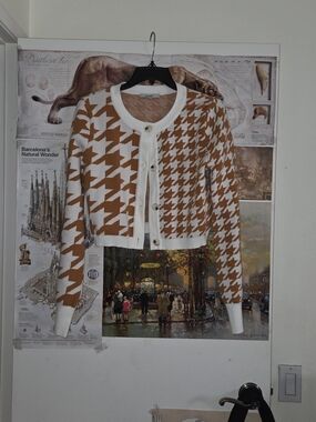 Papaya White and Brown Houndstooth Cropped Cardigan